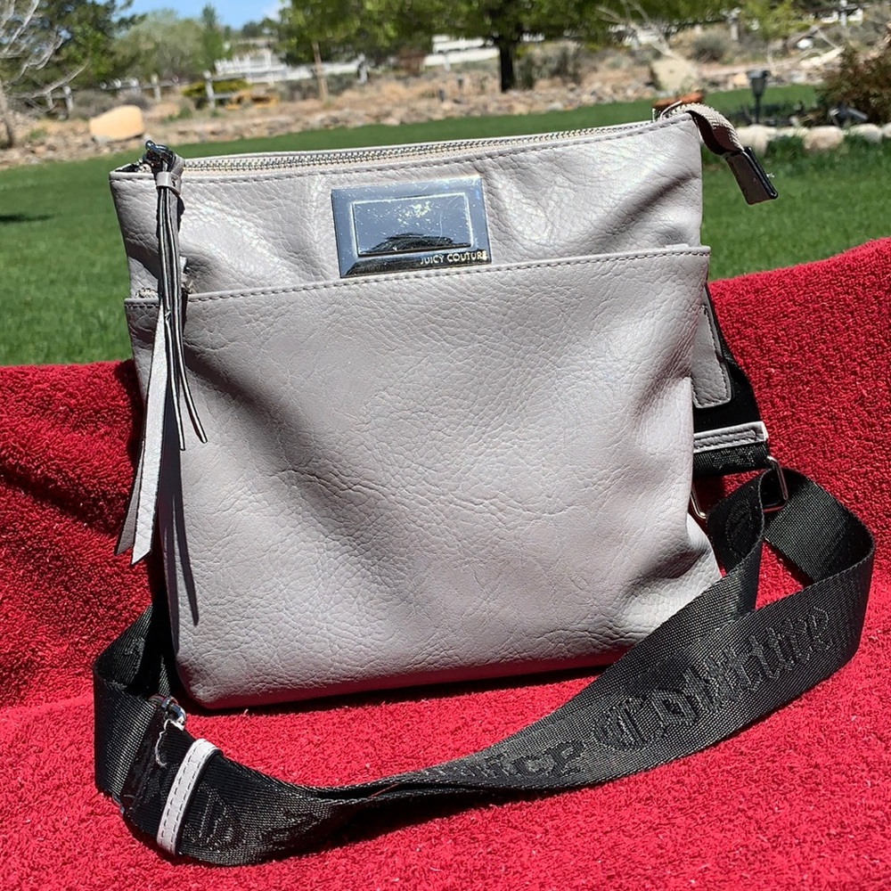 Juicy Couture leather purse-new